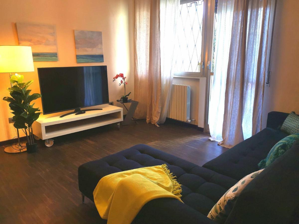 Bnbook Trilo Mind Rho Trilocale Con 2 Camere E 2 Bagni Exterior foto