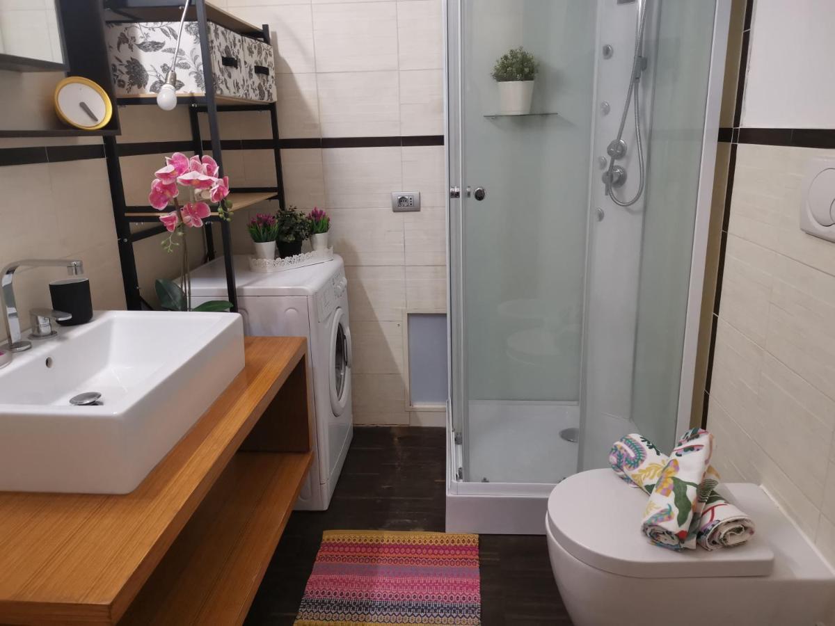 Bnbook Trilo Mind Rho Trilocale Con 2 Camere E 2 Bagni Exterior foto