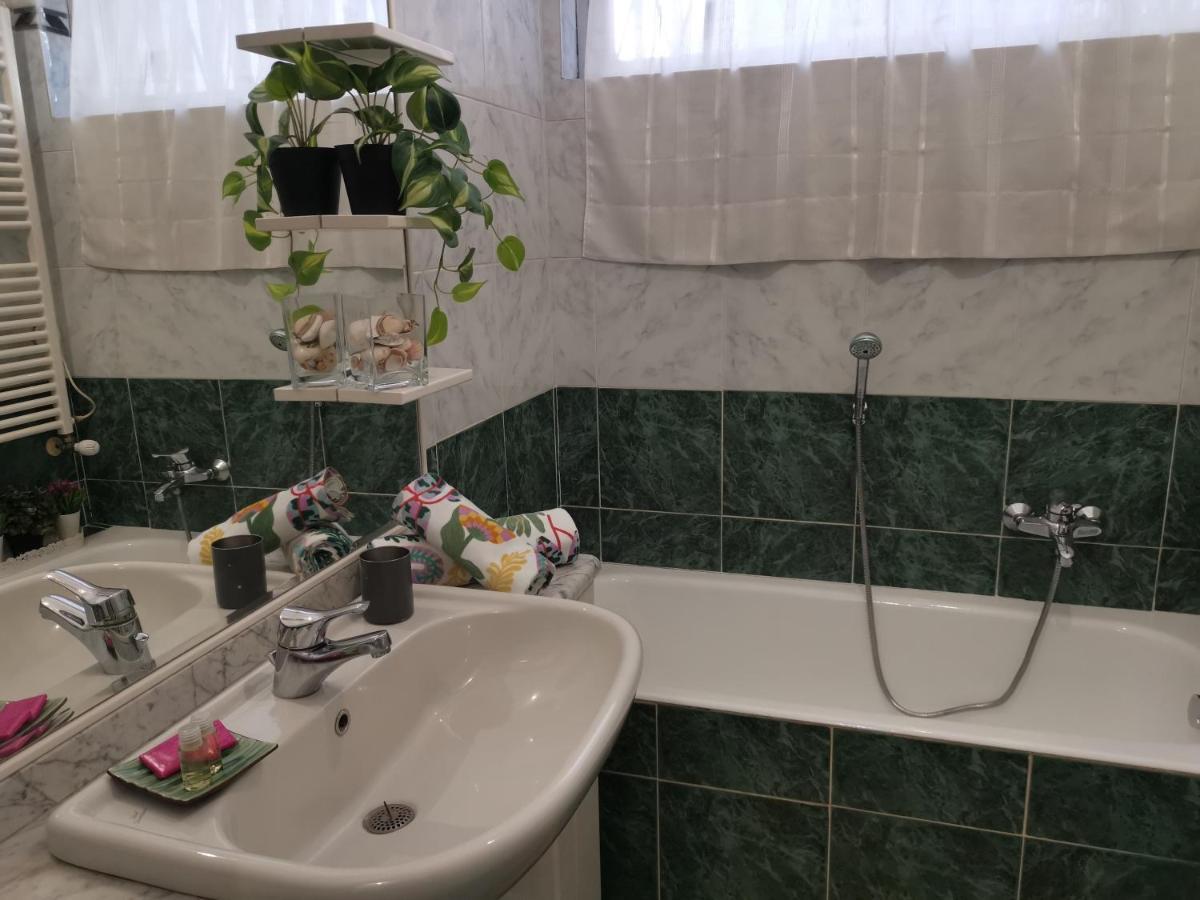 Bnbook Trilo Mind Rho Trilocale Con 2 Camere E 2 Bagni Exterior foto